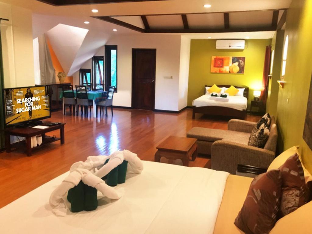 Villa Chaya Khao Lak Eksteriør billede