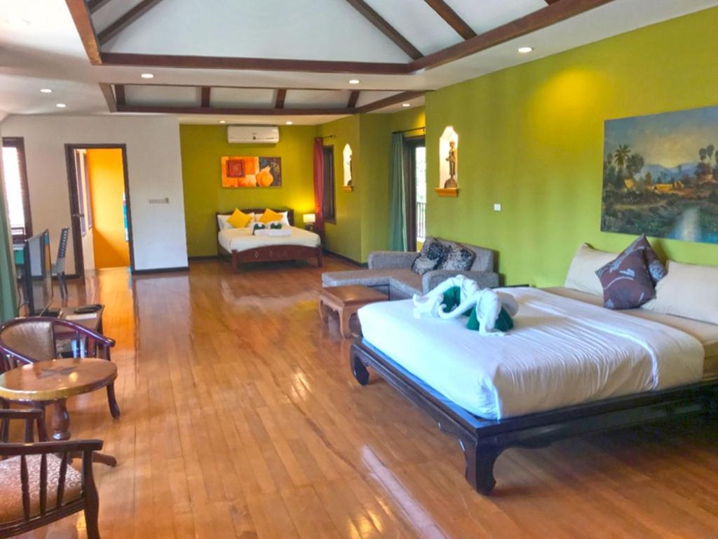 Villa Chaya Khao Lak Eksteriør billede